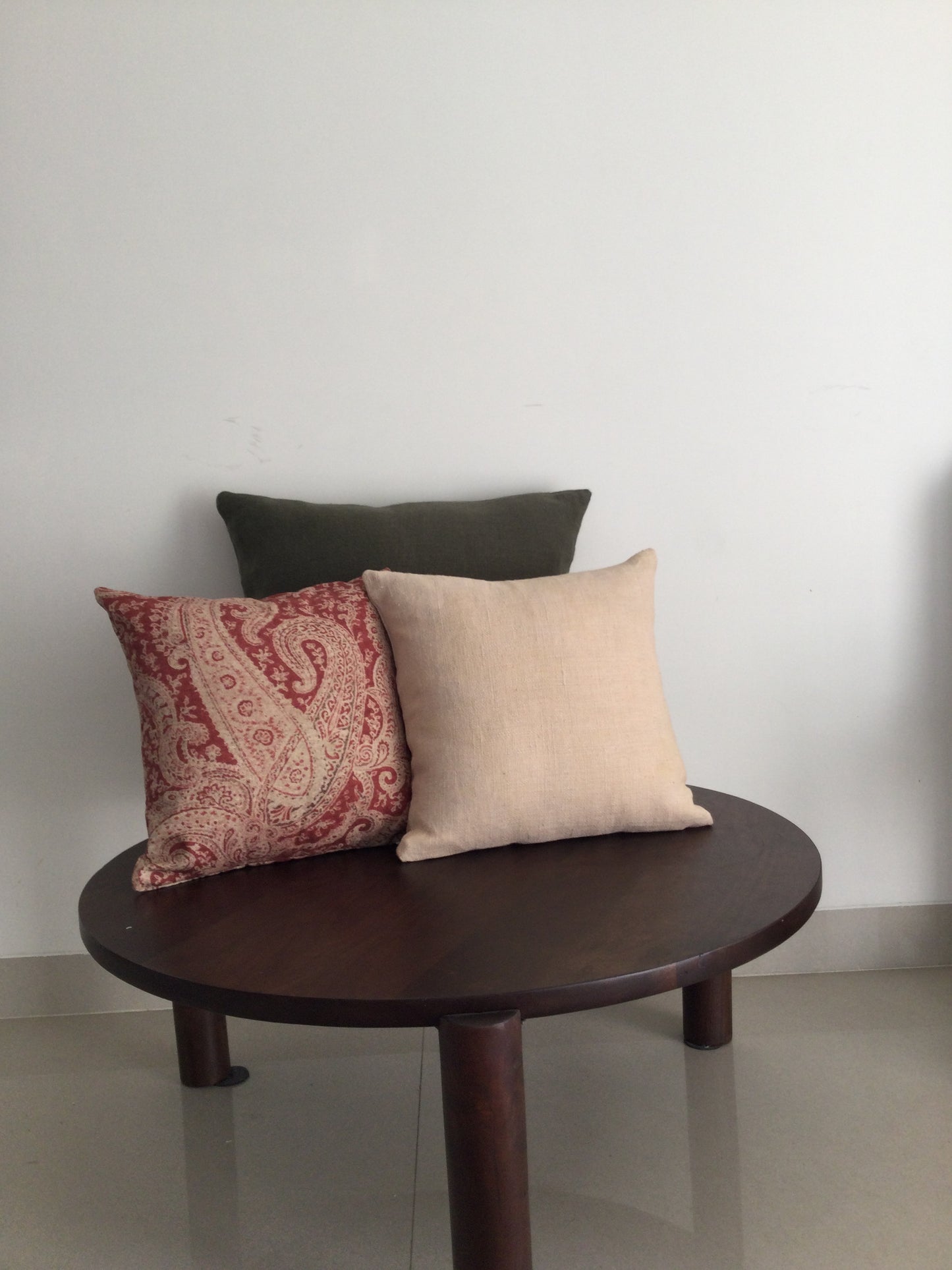 New 19 Linen cushion cover. Color: Peach